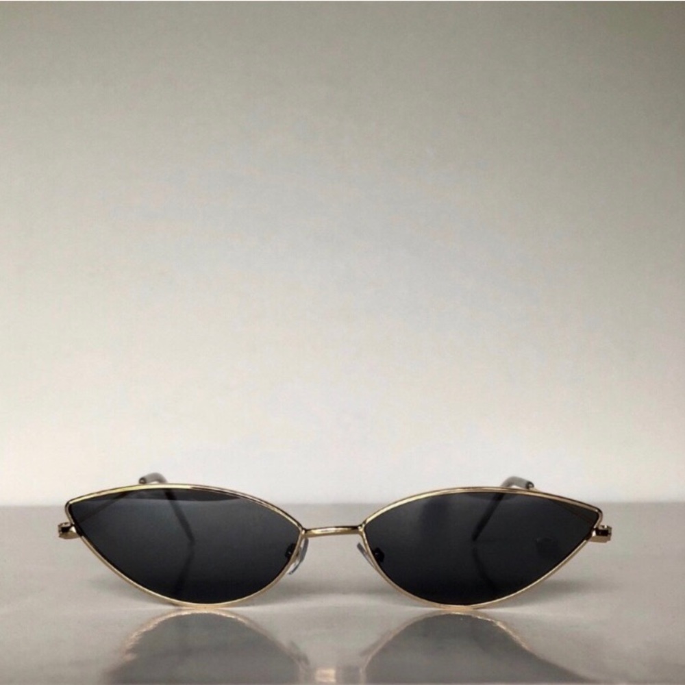 Slim Frame Wired Cat Eye Sunglasses